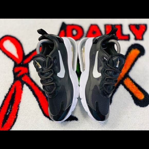 Wmns Nike Air Max 270 React Blk/Wht 100% Authentic - Picture 8 of 8